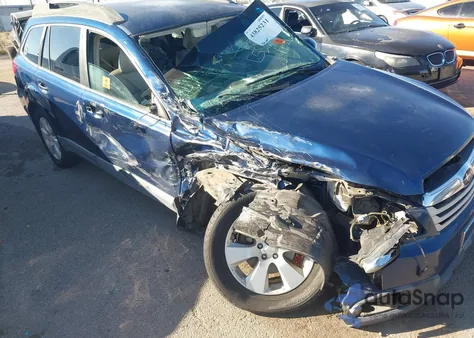 2010 Subaru Outback 2.5I Premium из США, поврежденный, VIN 4S4BRBCCXA3330031